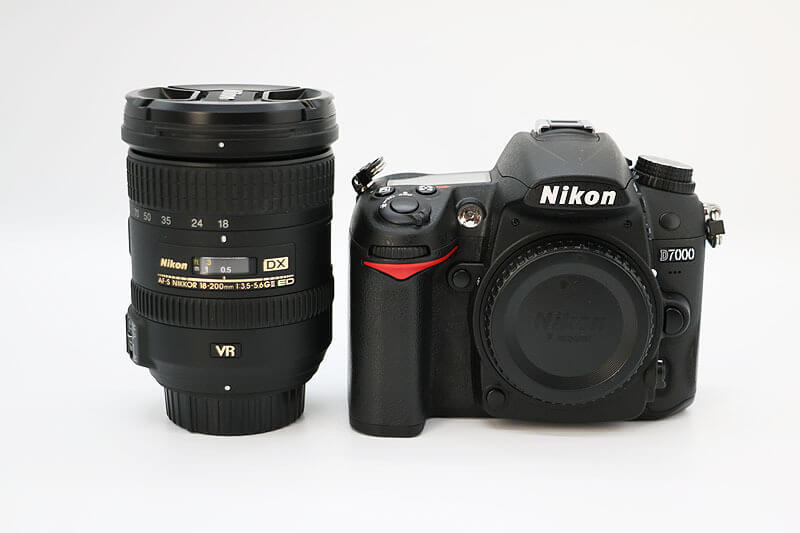 【買取実績】Nikon ニコン D7000 18-200 レンズキット