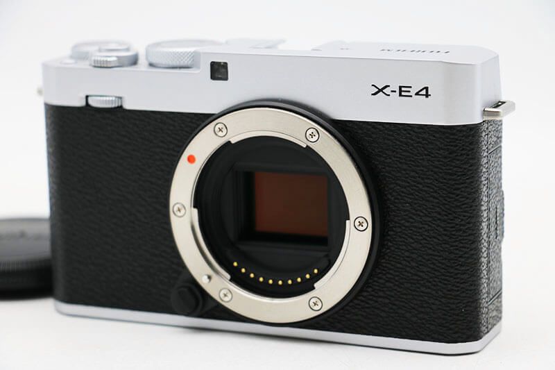 【買取実績】FUJIFILM フジフイルム デジタルカメラ X-E4 ボディ シルバー